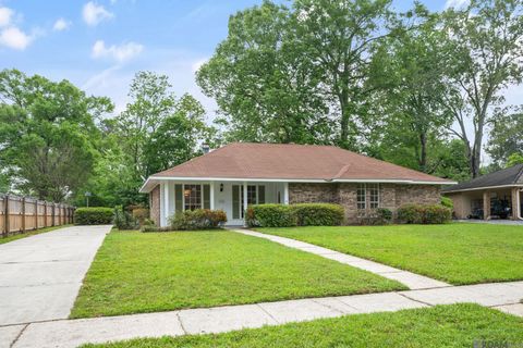 Homes For Sale - 525 Hexham Rd<br/> Baton Rouge, LA 70819
