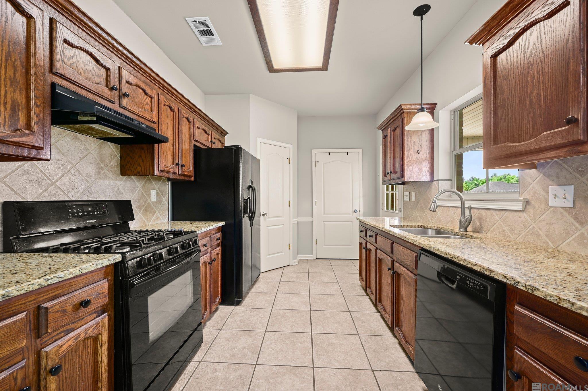 30441 Michelle St, Walker, Louisiana image 6