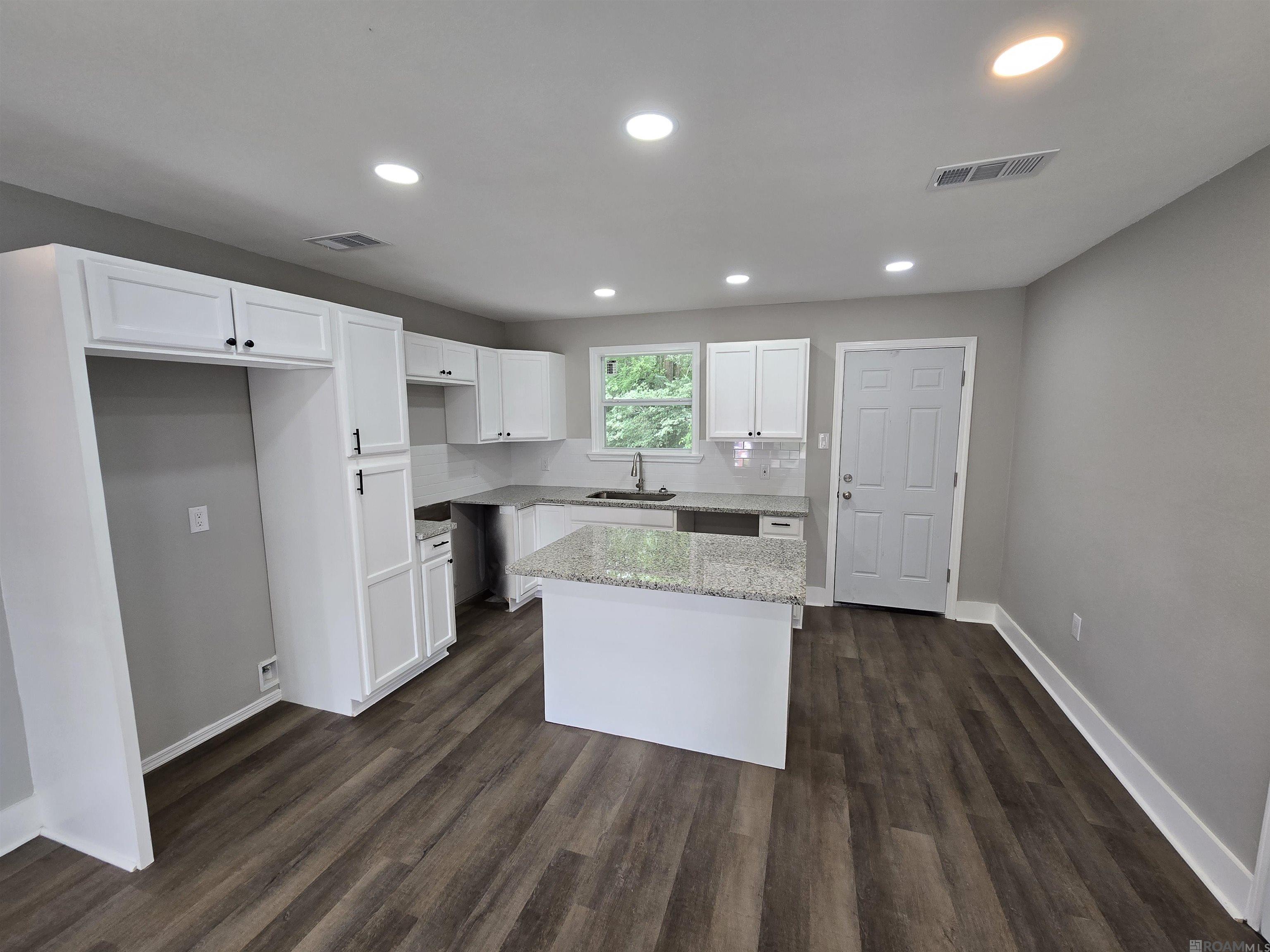 2228 S Brock Pl, Baton Rouge, Louisiana image 4