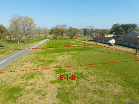 Vacant Land For Sale - 9756 West Feliciana Pkwy<br/> Saint Francisville, LA 70775