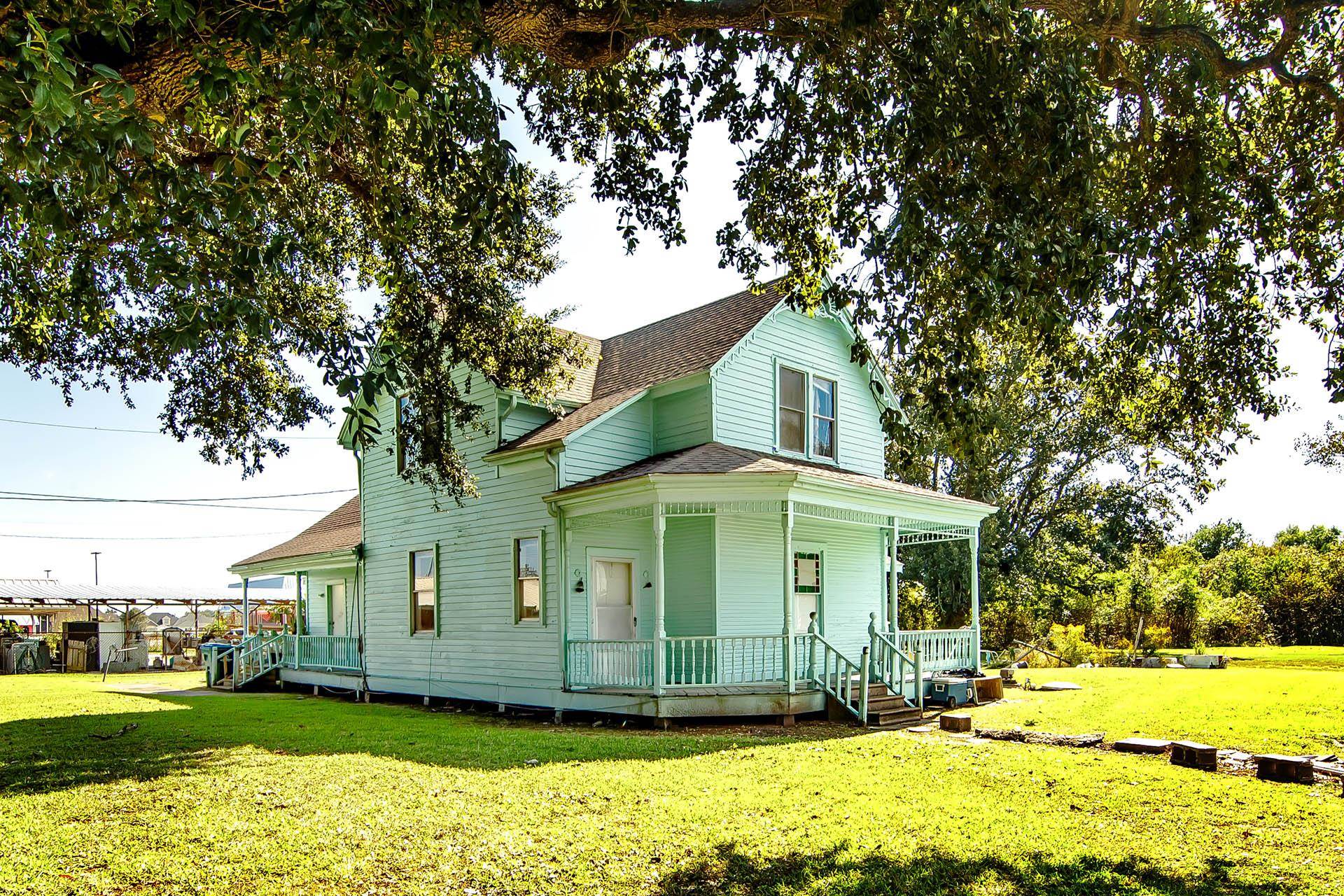 Photo 1 of 12 — 13966 West Main Street, Larose, LA 70373