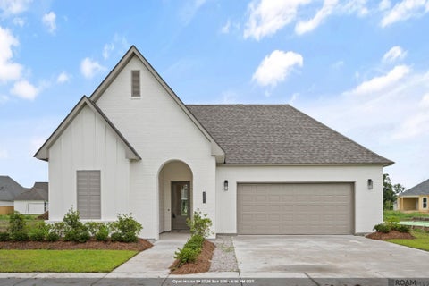 Homes For Sale - 4463 Camargue Avenue<br/> Baton Rouge, LA 70820