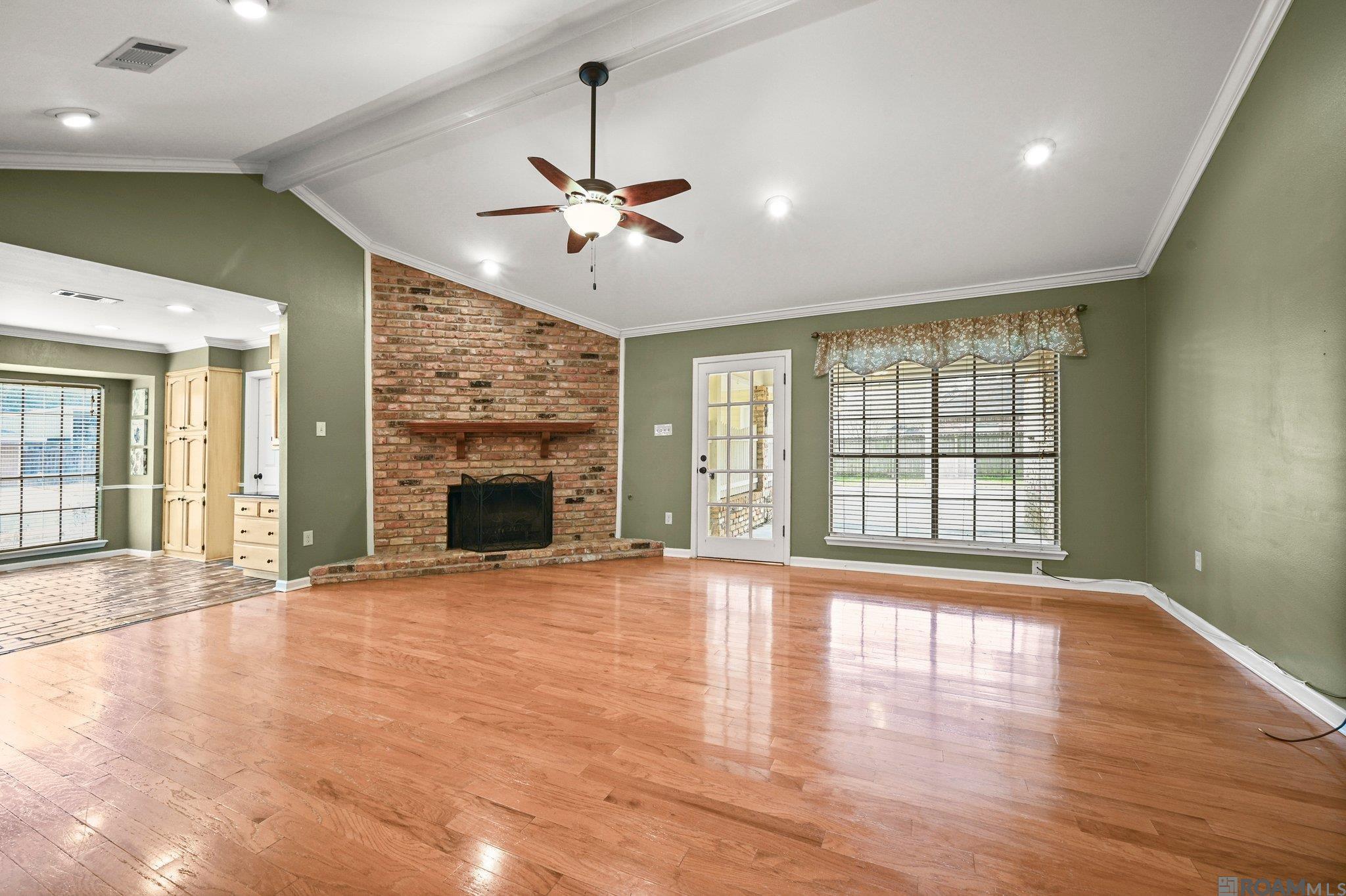 5348 Charing Way Ave