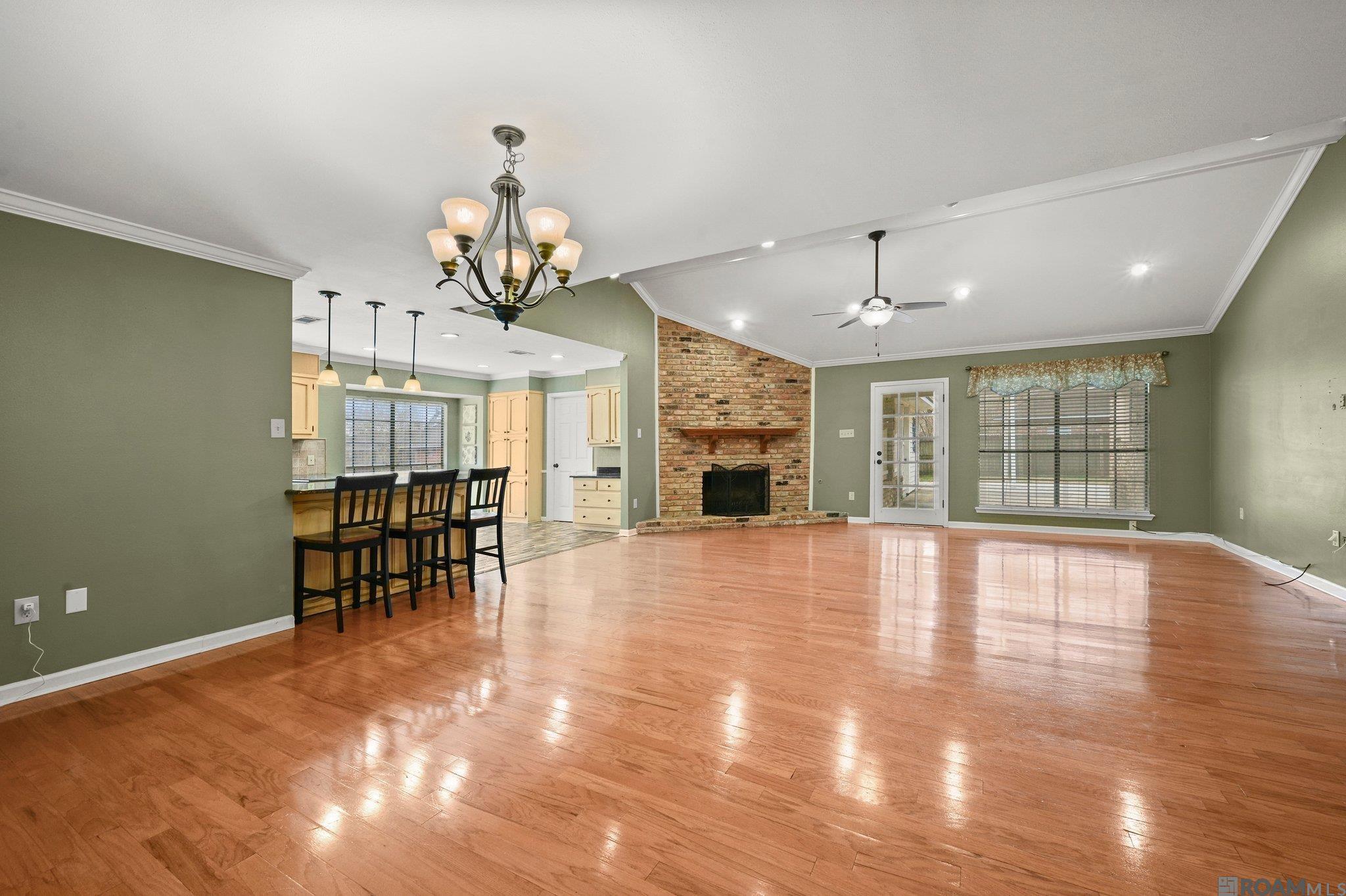 5348 Charing Way Ave