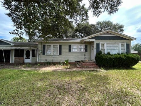 Homes For Sale - 1287 Tate Cove Road<br/> Ville Platte, LA 70586