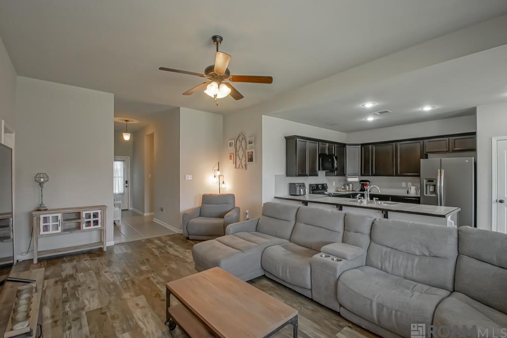 12182 Brush Creek St, Denham Springs, Louisiana image 6
