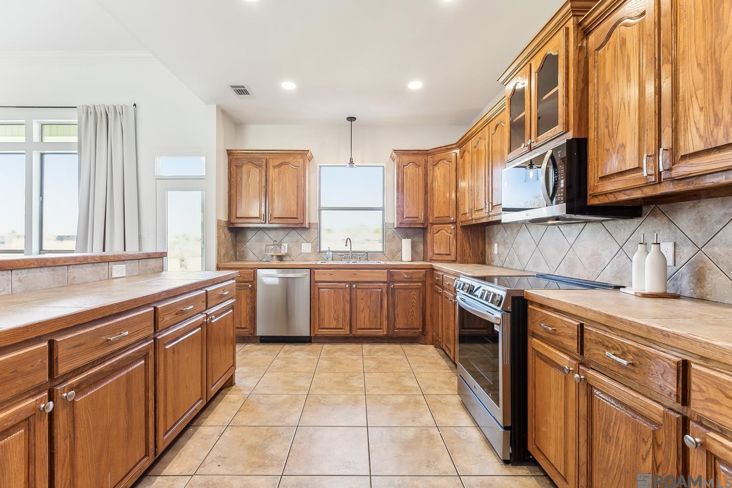 9181 Rue De Vieux Carre, Denham Springs, Louisiana image 8