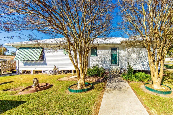 128 ST MARY ST, GOLDEN MEADOW, LA 70357 - Image da2e485bc783bbcd5d6e021c8c7e0fce/2486642218