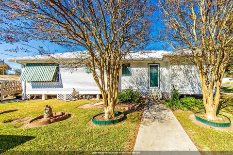 Homes For Sale - 128 St Mary St<br/> Golden Meadow, LA 70357