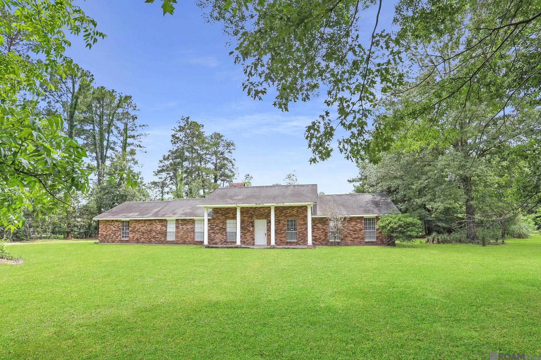 9556 Fairway Dr, Denham Springs, Louisiana image 2