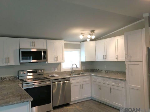 Mobile Home For Sale - 25693 Gill Rd<br/> Denham Springs, LA 70726