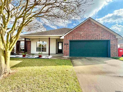 Homes For Sale - 5262 Faulkner Dr<br/> Darrow, LA 70725