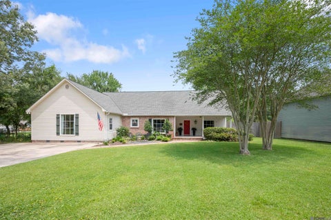 Homes For Sale - 7843 Sevenoaks Ave<br/> Baton Rouge, LA 70806