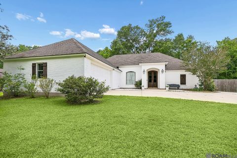 Homes For Sale - 10825 Durmast Dr<br/> Greenwell Springs, LA 70739