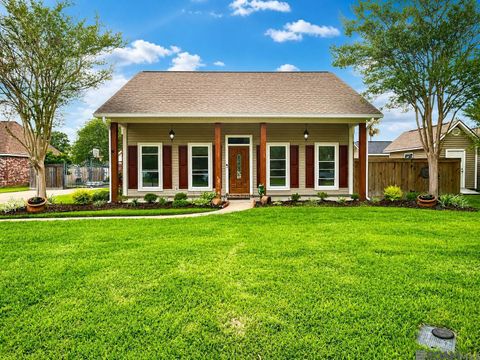 Homes For Sale - 25949 Orleans Ave<br/> Denham Springs, LA 70726