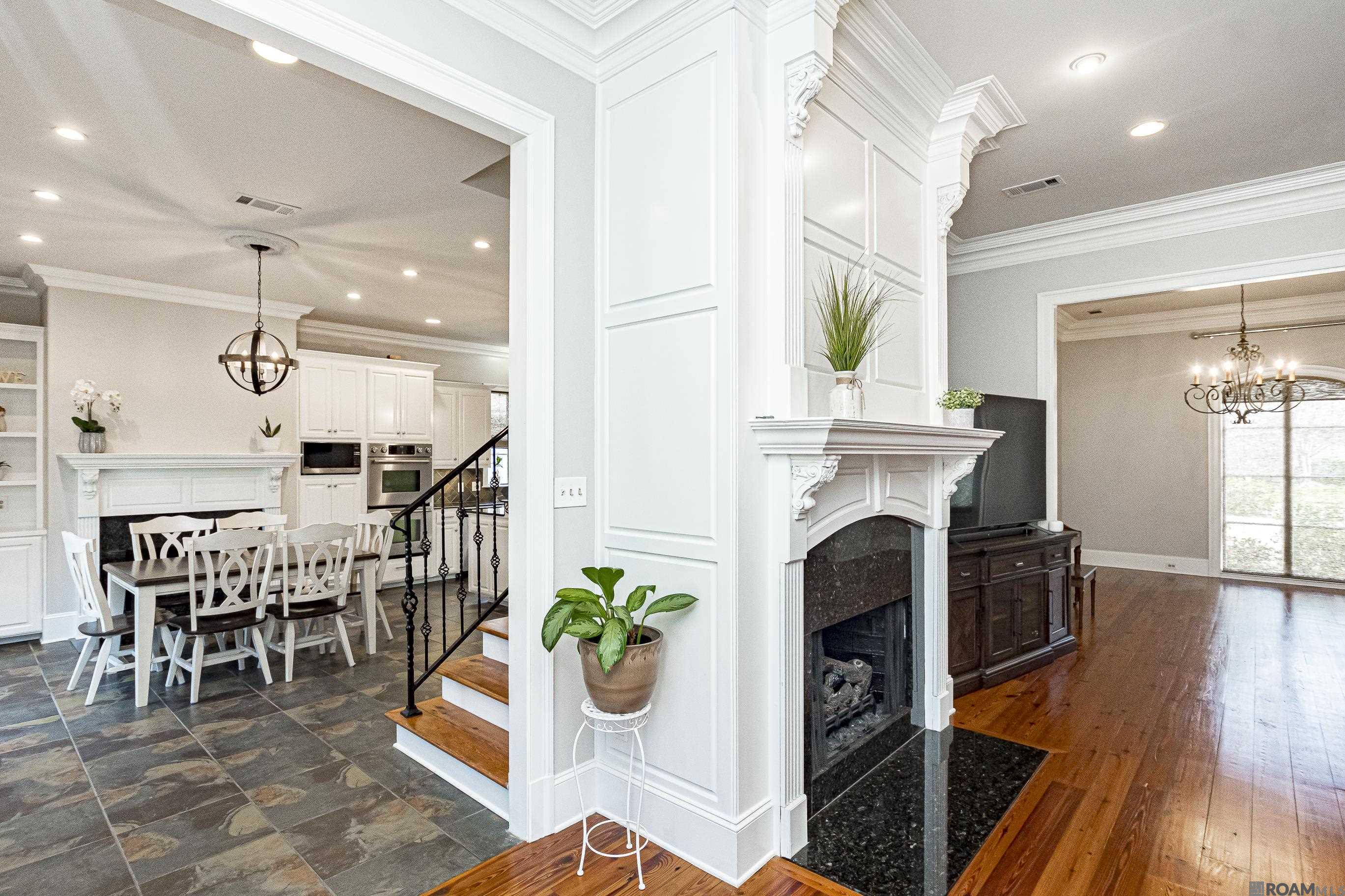 Baton Rouge, Louisiana 70817, United States, 4 Bedrooms Bedrooms, ,3 BathroomsBathrooms,Residential,Pending,29740