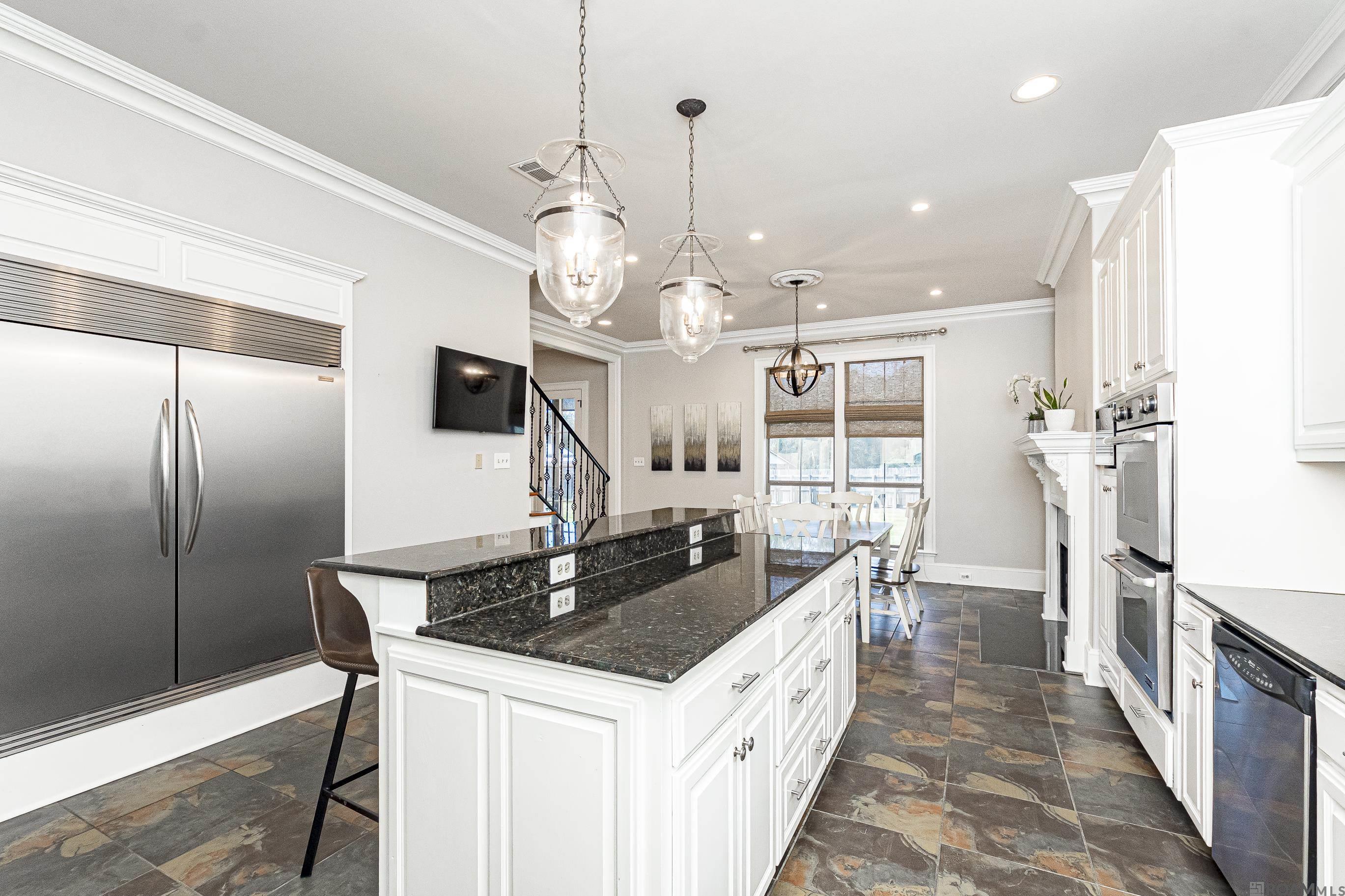 Baton Rouge, Louisiana 70817, United States, 4 Bedrooms Bedrooms, ,3 BathroomsBathrooms,Residential,Pending,29740