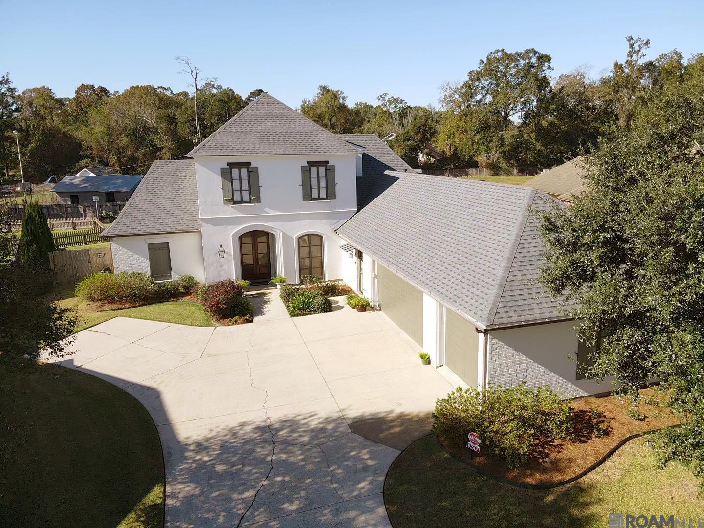 Baton Rouge, Louisiana 70817, United States, 4 Bedrooms Bedrooms, ,3 BathroomsBathrooms,Residential,Pending,29740