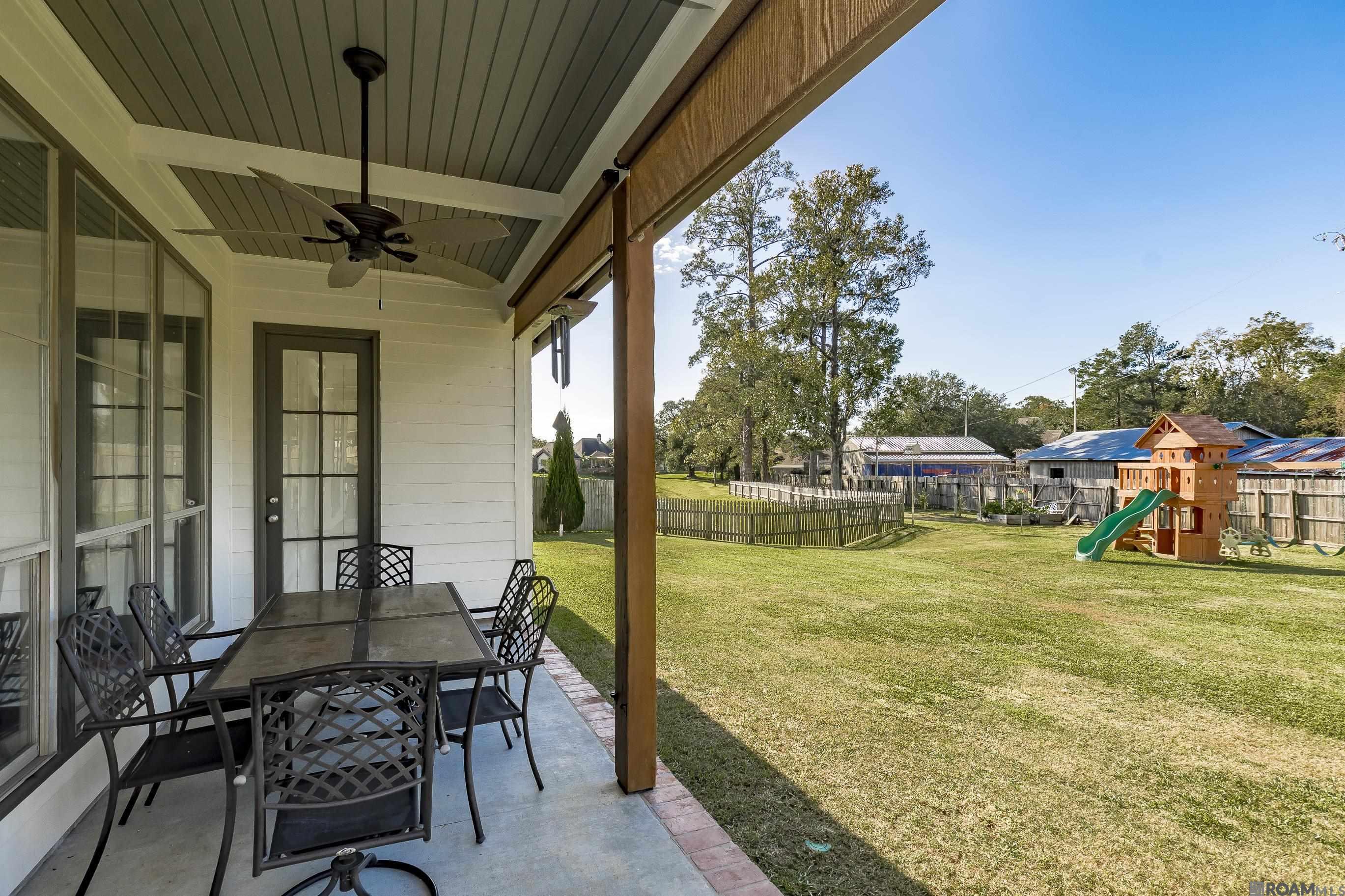 Baton Rouge, Louisiana 70817, United States, 4 Bedrooms Bedrooms, ,3 BathroomsBathrooms,Residential,Pending,29740