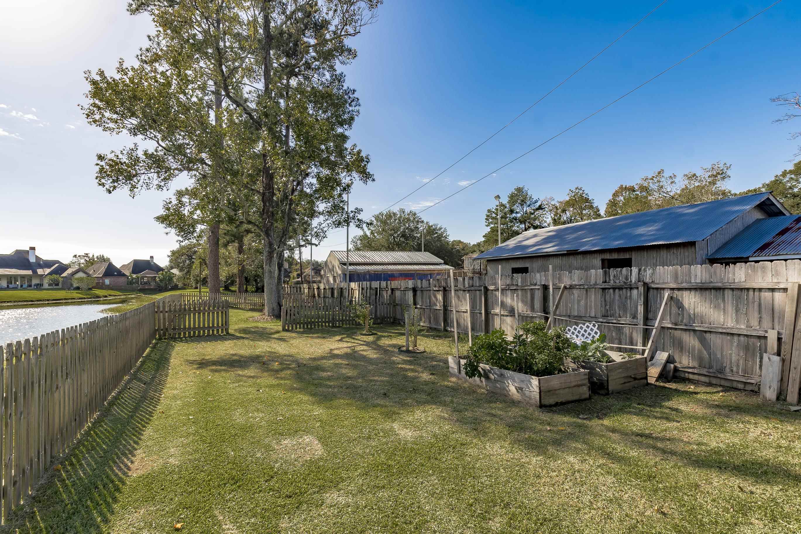 Baton Rouge, Louisiana 70817, United States, 4 Bedrooms Bedrooms, ,3 BathroomsBathrooms,Residential,Pending,29740