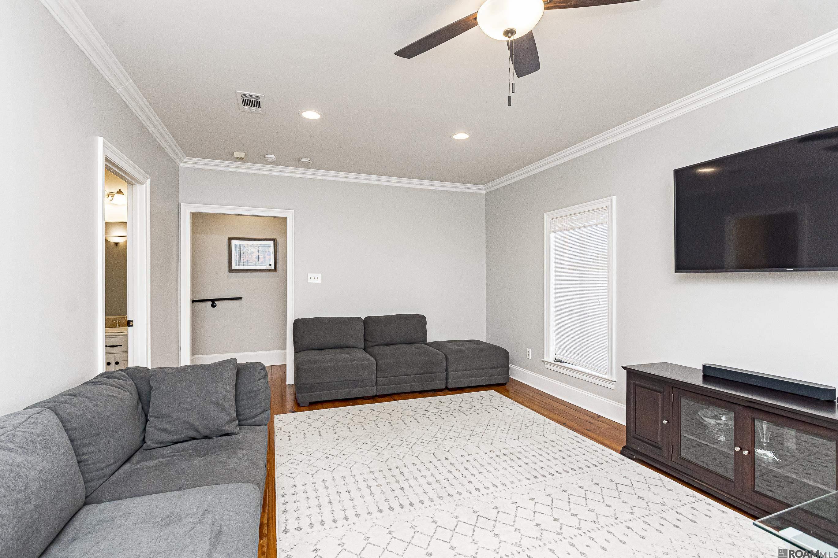 Baton Rouge, Louisiana 70817, United States, 4 Bedrooms Bedrooms, ,3 BathroomsBathrooms,Residential,Pending,29740