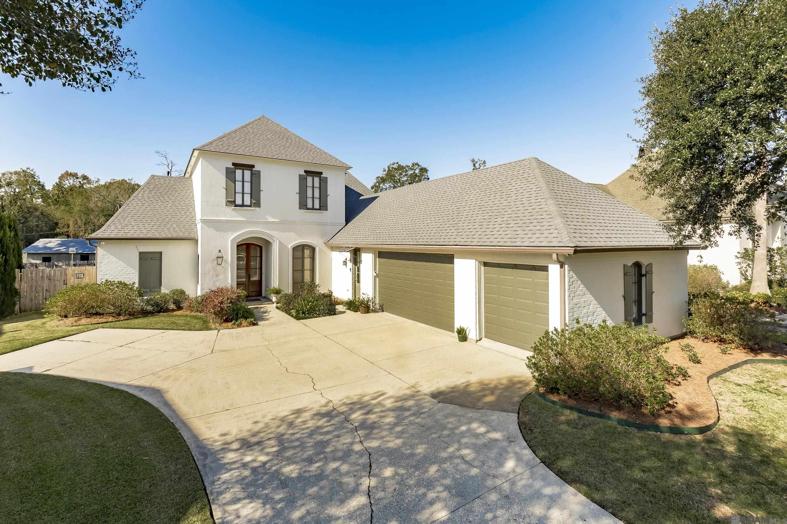 Baton Rouge, Louisiana 70817, United States, 4 Bedrooms Bedrooms, ,3 BathroomsBathrooms,Residential,Pending,29740