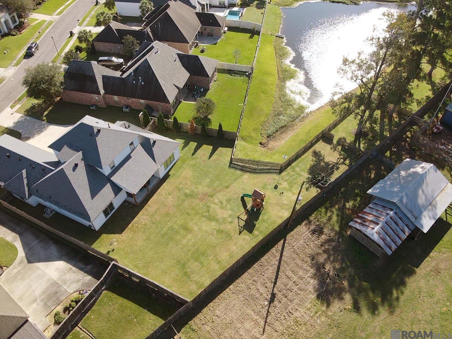 Baton Rouge, Louisiana 70817, United States, 4 Bedrooms Bedrooms, ,3 BathroomsBathrooms,Residential,Pending,29740