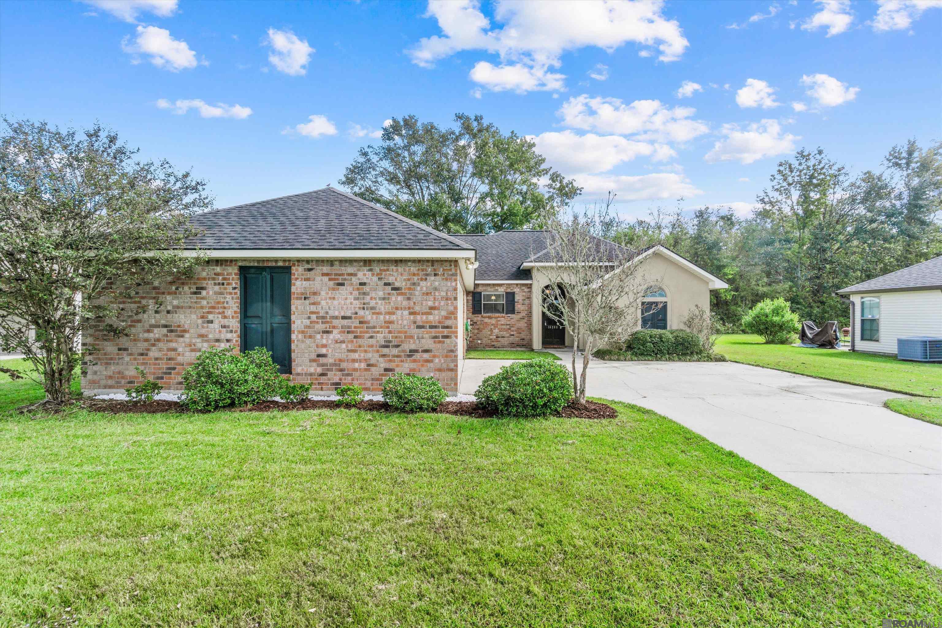 16208 Old Samuel Dr, Prairieville, Louisiana image 2