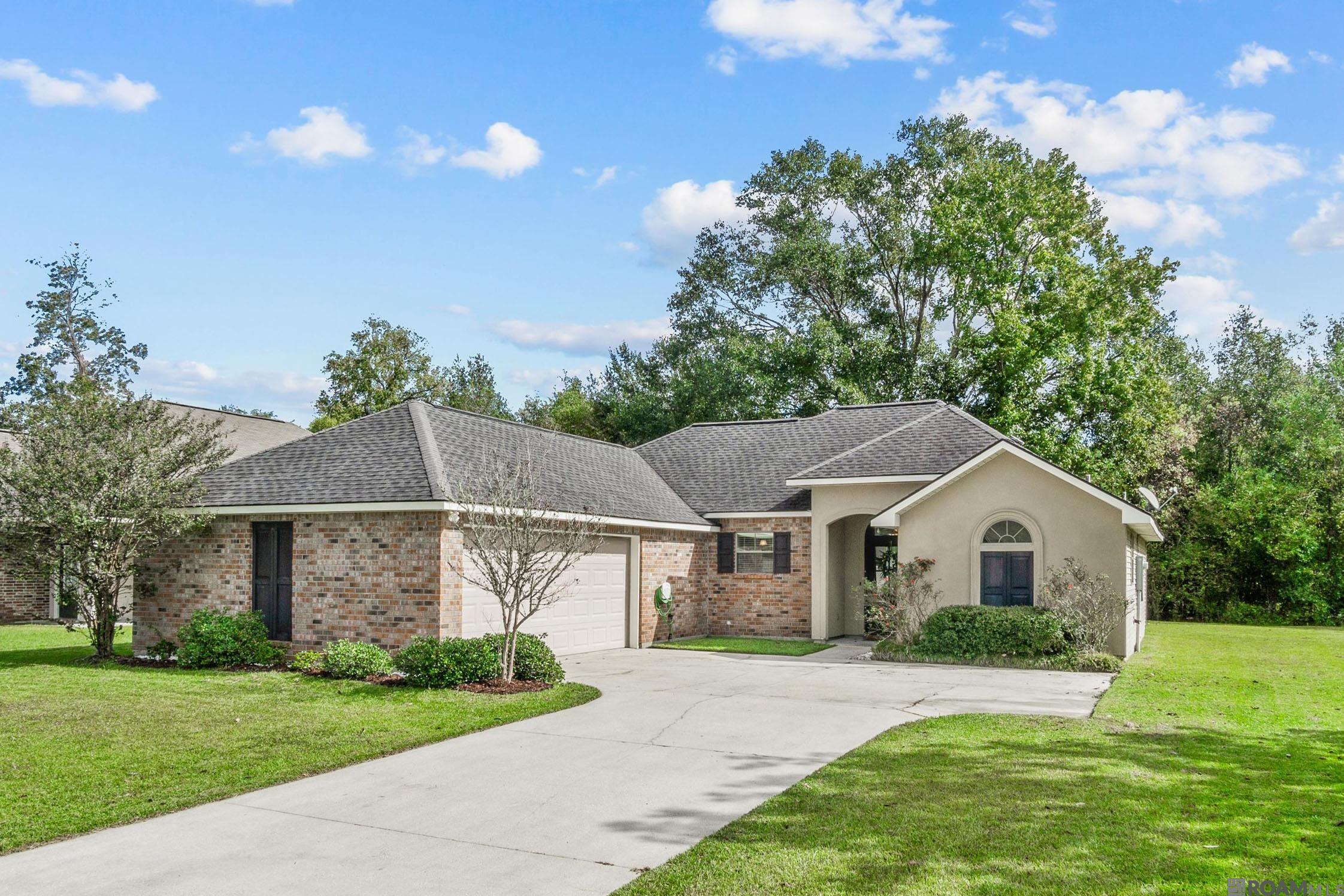 16208 Old Samuel Dr, Prairieville, Louisiana image 1