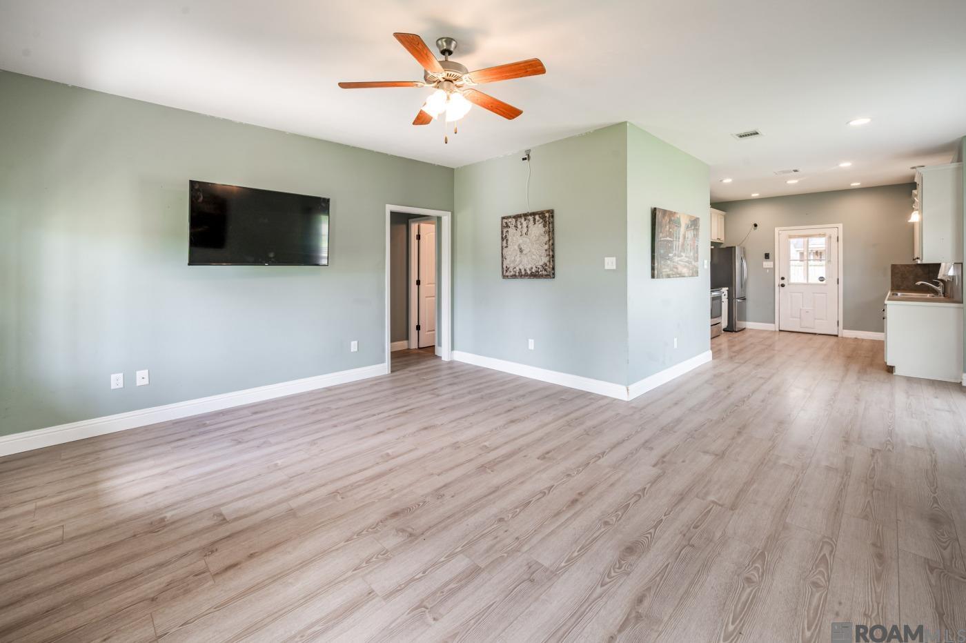 10804 Moss Pointe Dr, Denham Springs, Louisiana image 4