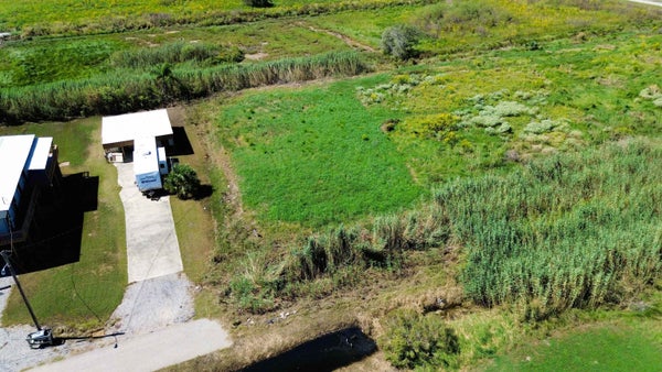 205 CEDAR LN, GRAND ISLE, LA 70358 - Image dcaa29bd96cbfd8e944ca718ce463694/340395876