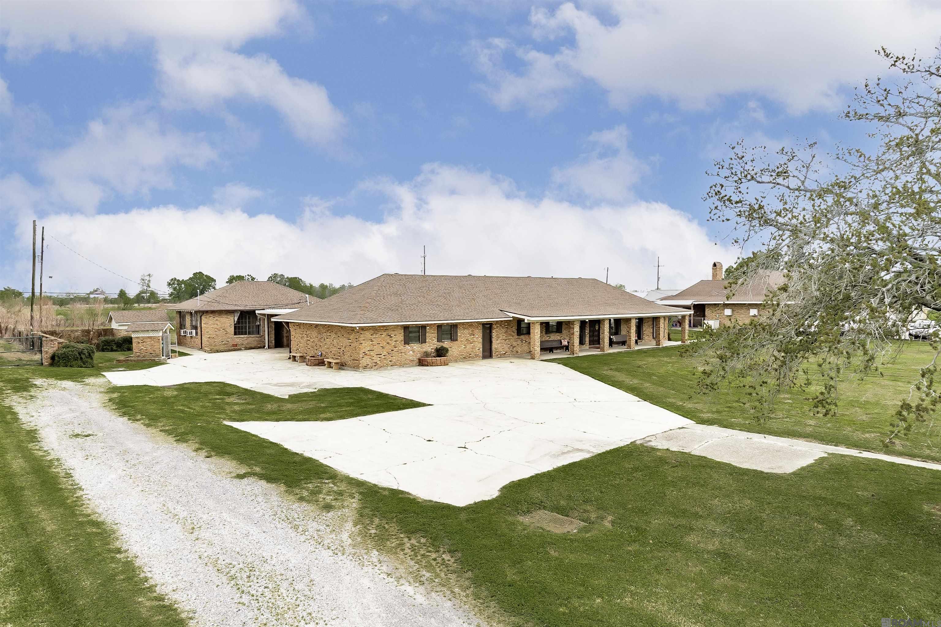 5511 N River Rd, Port Allen, Louisiana image 2