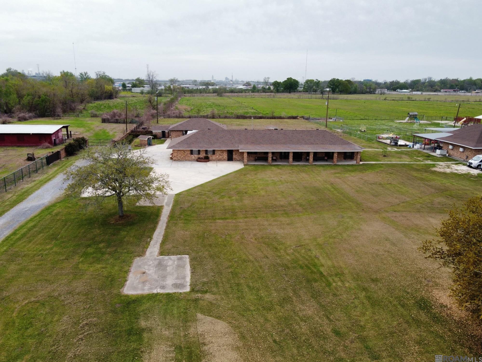 5511 N River Rd, Port Allen, Louisiana image 17