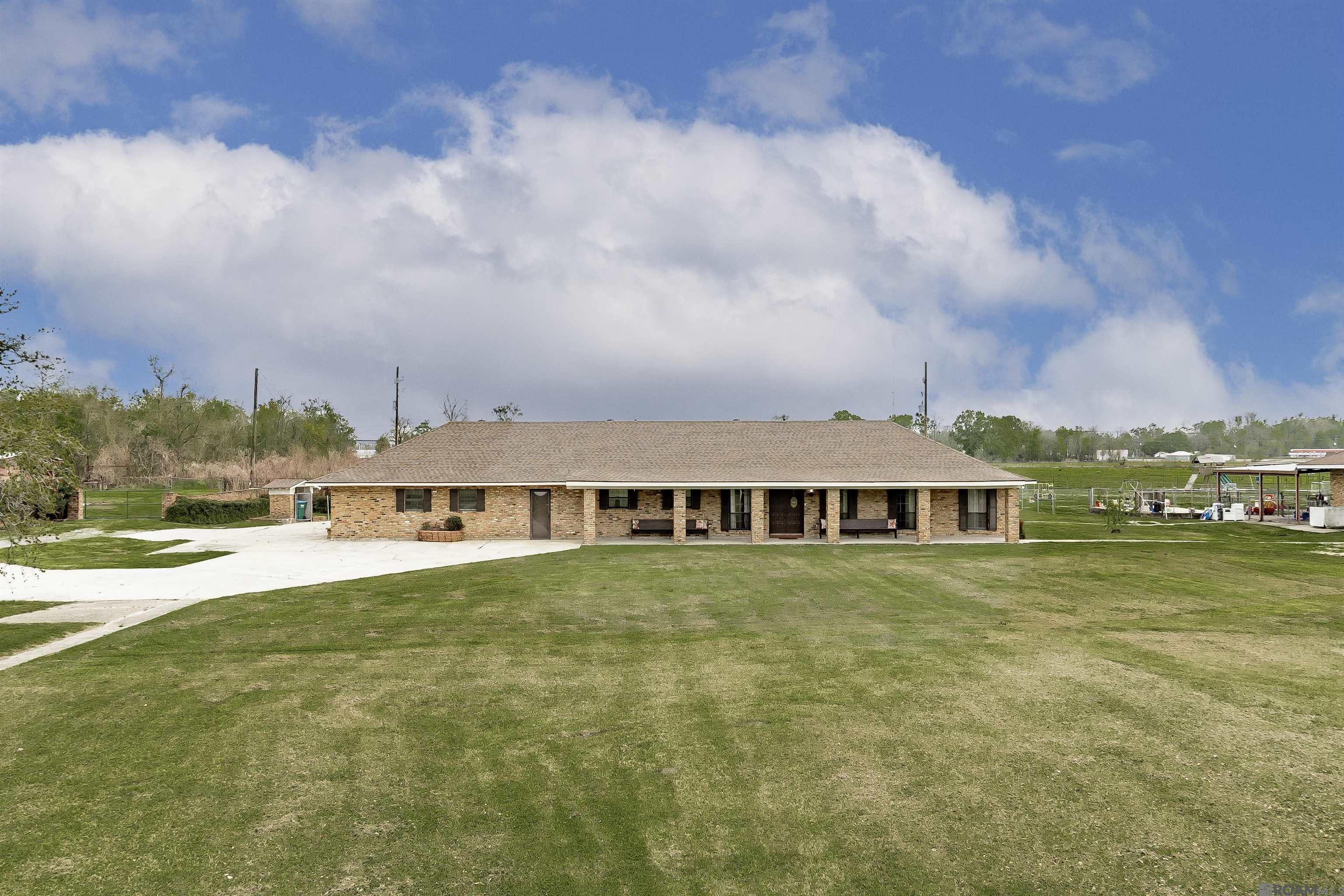 5511 N River Rd, Port Allen, Louisiana image 1