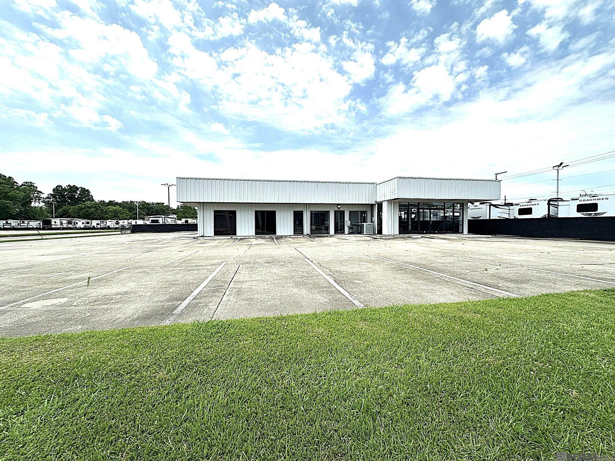 13000 Florida Blvd