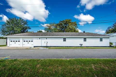 Homes For Sale - 113 Louise Lane<br/> Houma, LA 70364