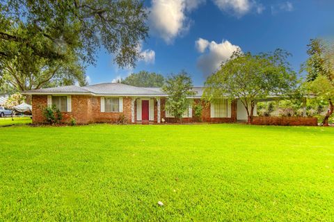 Homes For Sale - 2324 Highway 20<br/> Saint James County, Vacherie, LA 70090