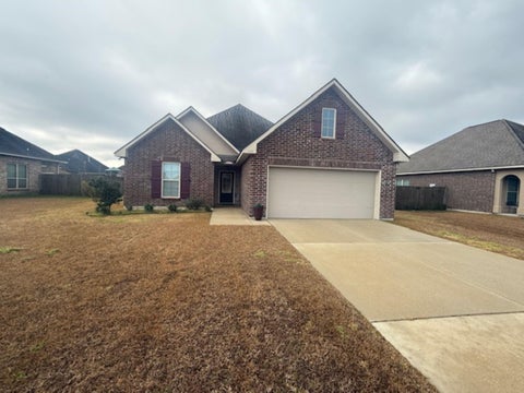 Homes For Sale - 153 Natale Park Dr<br/> Thibodaux, LA 70301