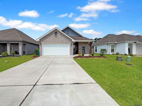 Homes For Sale - 28439 Middlebrook Way<br/> Denham Springs, LA 70726