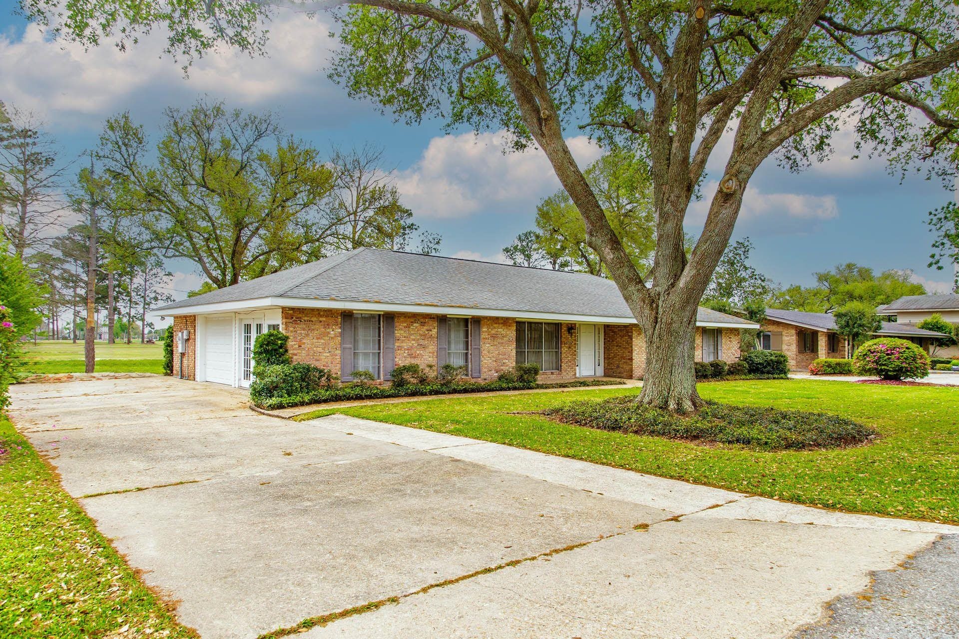 610 Fairway Dr, Thibodaux, Louisiana image 2