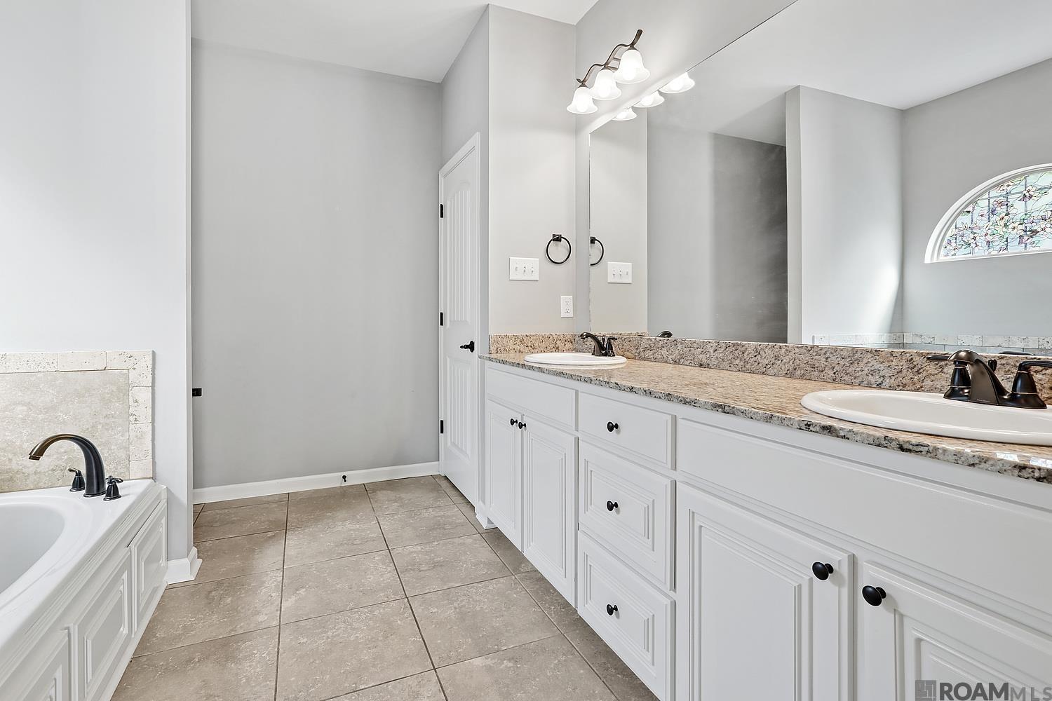 10747 Fenway Ln, Denham Springs, Louisiana image 8