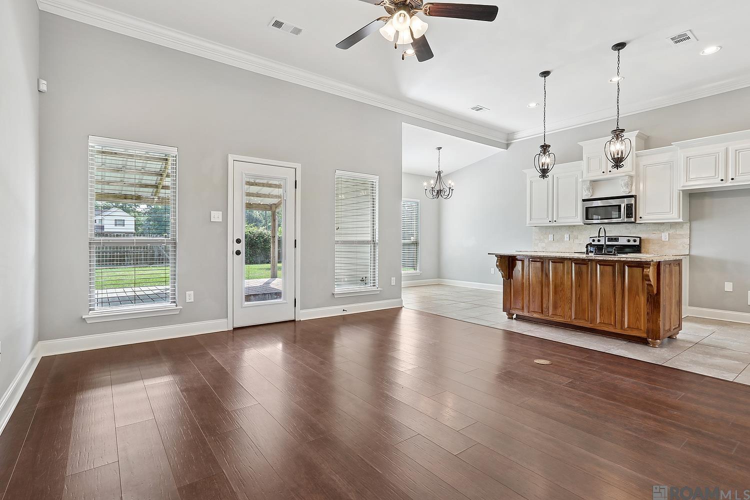 10747 Fenway Ln, Denham Springs, Louisiana image 3