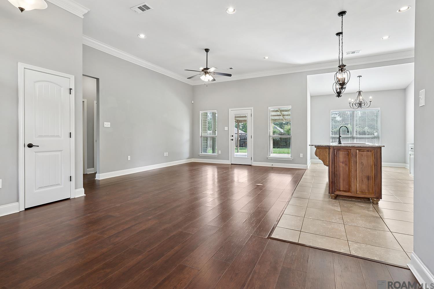 10747 Fenway Ln, Denham Springs, Louisiana image 4