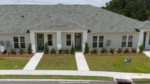 Townhouse For Sale - 5645 Emmie Dr<br/> East Baton Rouge County, Zachary, LA 70791