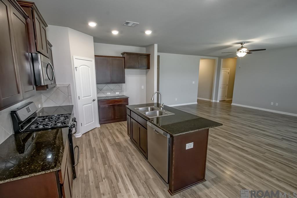 14079 Oakwilde Ave, Denham Springs, Louisiana image 11