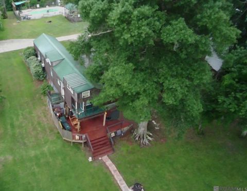 Homes For Sale - 21018 Diversion Canal Rd<br/> Maurepas, LA 70449