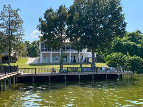 Homes For Sale - 7522 False River Rd<br/> Oscar, LA 70762