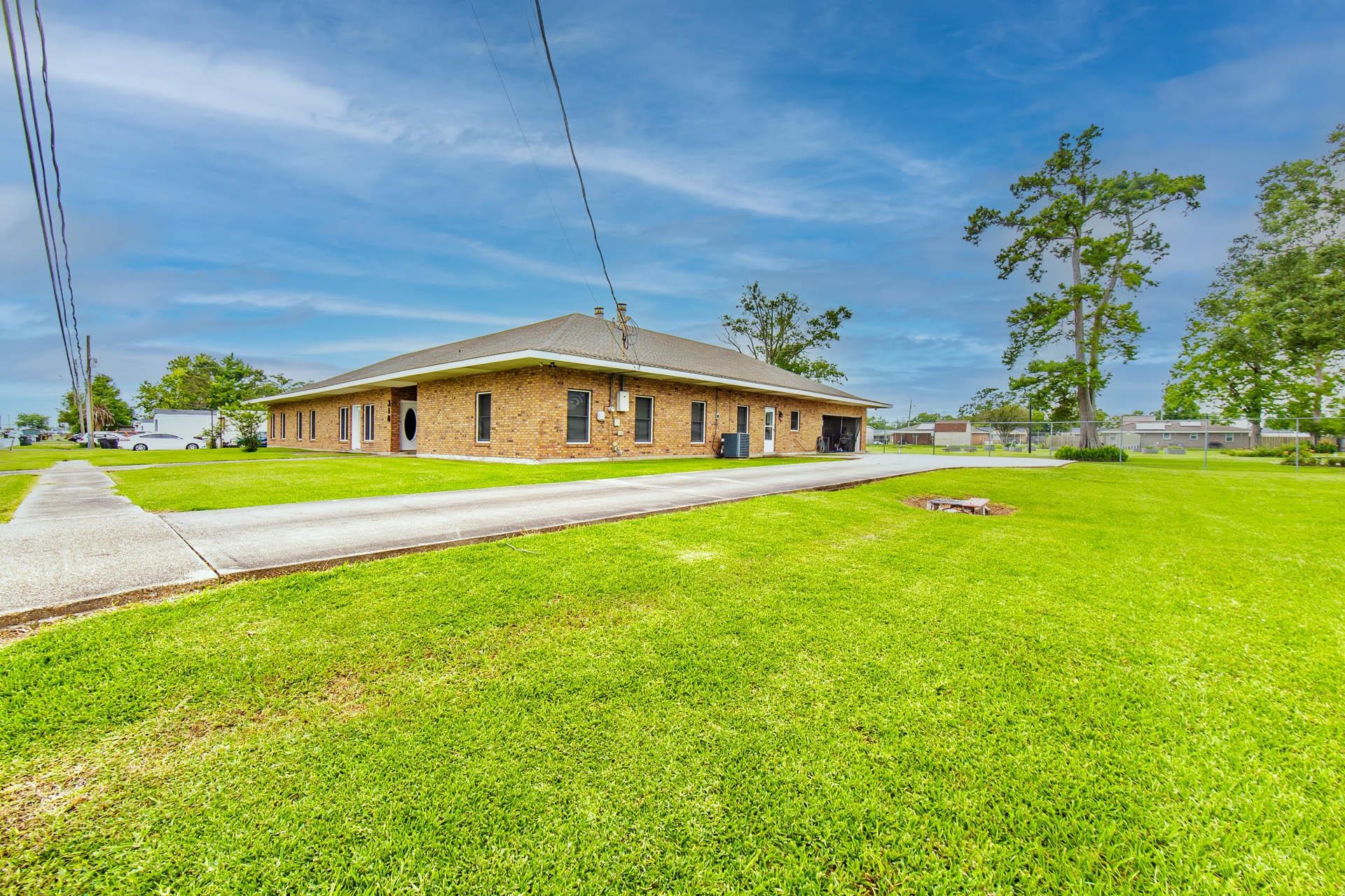 310 Grace St, Houma, Louisiana image 2