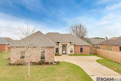 Homes For Sale - 2210 Willowridge Ave<br/> West Baton Rouge County, Port Allen, LA 70767