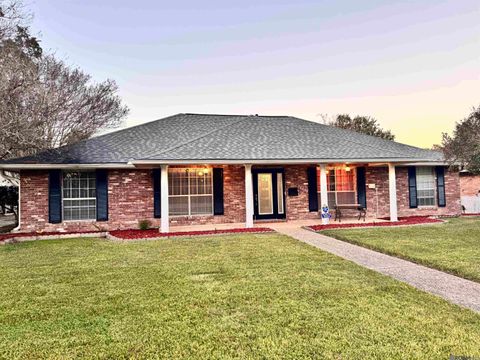 Homes For Sale - 12679 E Sheraton Ave<br/> Baton Rouge, LA 70815